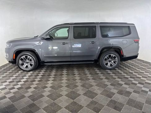 Used 2024 Jeep Wagoneer L Series II w/ Flexible Seating Group AWD/4WD image 8