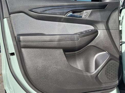 Used 2025 Chevrolet TrailBlazer LT w/ LT Cold Weather Package image 21