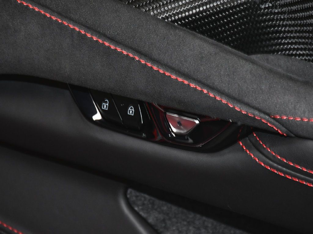 Used 2024 Chevrolet Corvette Stingray Premium Conv w/ Z51 Performance Package RWD image 18
