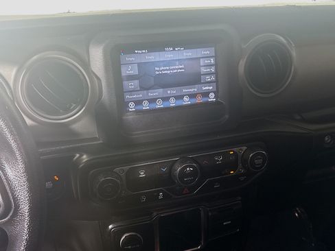 Used 2022 Jeep Wrangler Unlimited Sport AWD/4WD image 18