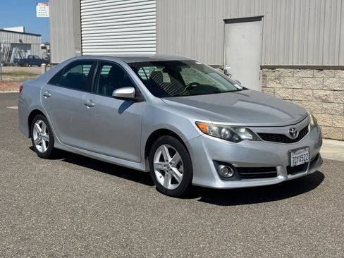 Used 2014 Toyota Camry SE w/ Fleet Convenience Package FWD image 1