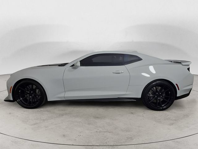 Used 2022 Chevrolet Camaro ZL1 RWD image 8