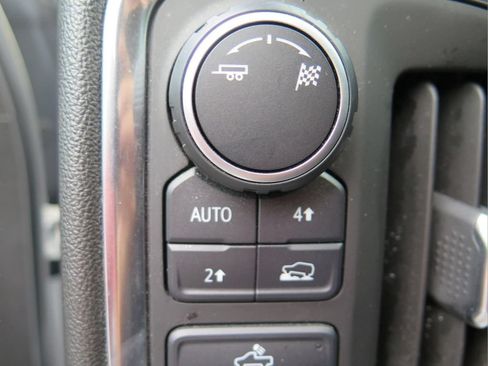 Used 2021 Chevrolet Silverado 1500 LT AWD/4WD image 13