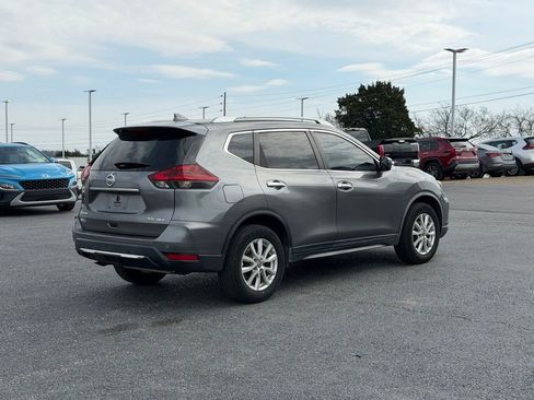 Used 2020 Nissan Rogue SV image 5