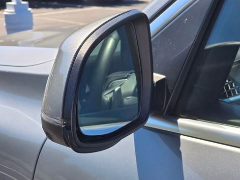 Used 2024 BMW X7 xDrive40i image 12