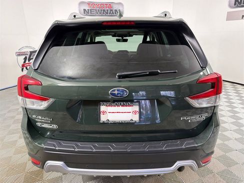 Used 2022 Subaru Forester Touring image 6