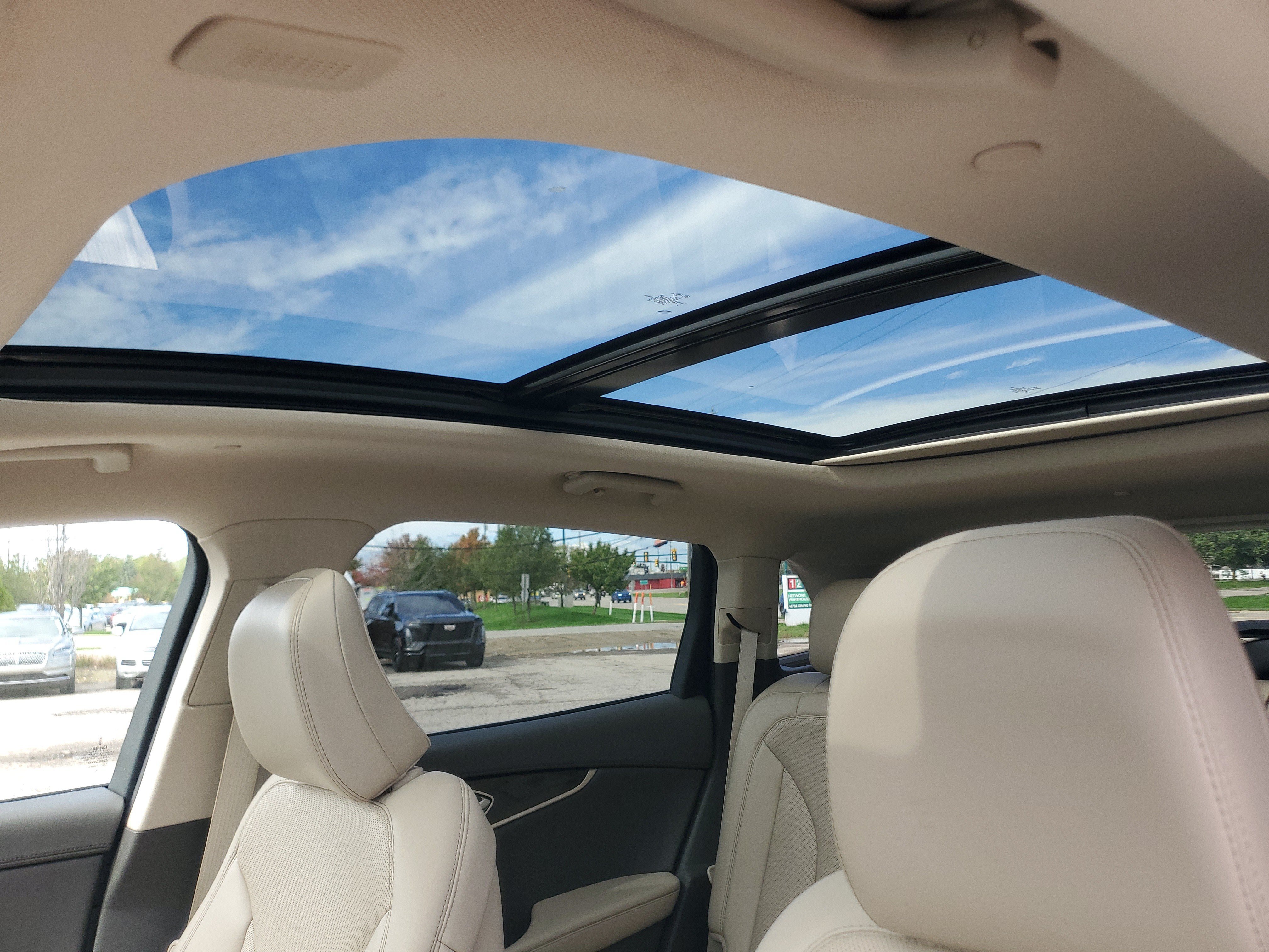 Used 2023 Lincoln Nautilus Reserve AWD/4WD image 11