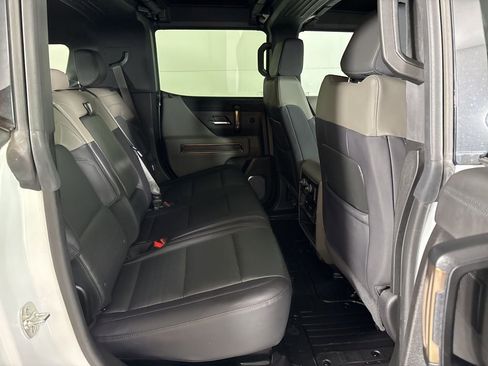 Used 2025 GMC Hummer EV 2X image 23