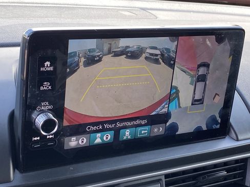 Used 2025 Honda Pilot Black Edition image 20