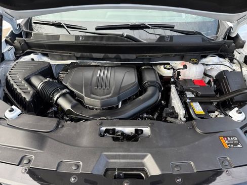 Used 2024 Chevrolet Traverse Z71 image 12