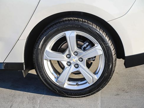 Used 2018 Chevrolet Volt LT w/ Comfort Package image 11