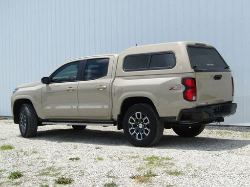 Used 2023 Chevrolet Colorado Z71 w/ Z71 Convenience Package 2 AWD/4WD image 5
