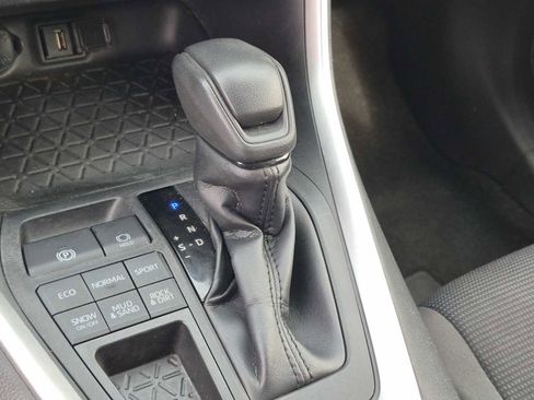 Used 2020 Toyota RAV4 LE w/ All Weather Liner Package AWD/4WD image 24