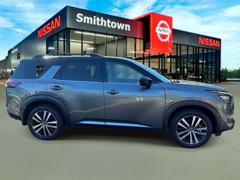 Certified 2025 Nissan Pathfinder Platinum w/ Cargo Package image 6