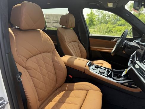 Used 2026 BMW X7 xDrive40i w/ M Sport Package image 27