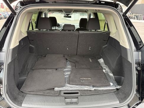 Used 2024 Nissan Rogue SV image 23