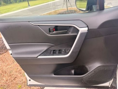 Used 2025 Toyota RAV4 LE FWD image 7