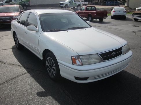 Used 1998 Toyota Avalon XL image 4