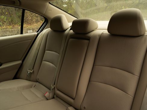 Used 2016 Honda Accord EX-L image 18