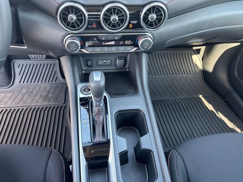 New 2025 Nissan Sentra SR image 18