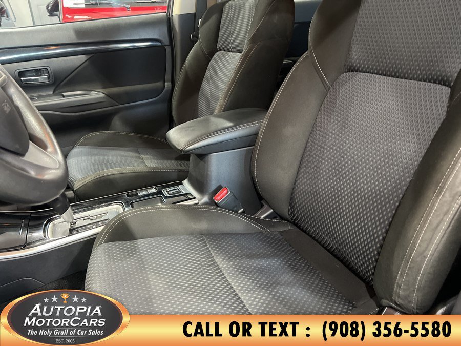 Used 2019 Mitsubishi Outlander ES FWD image 11