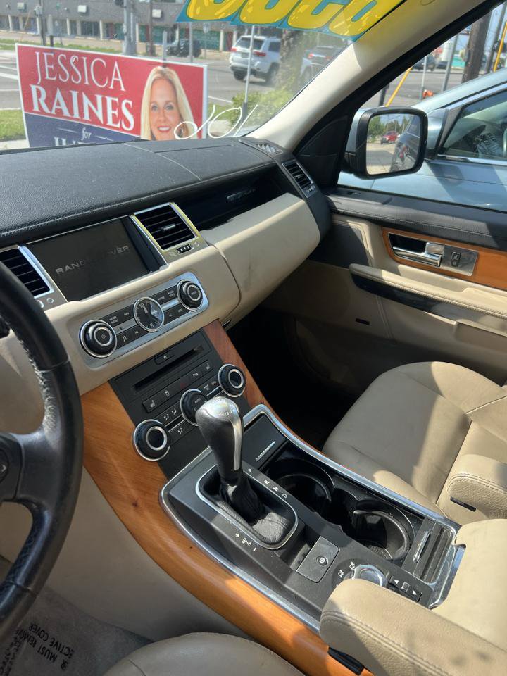 Used 2011 Land Rover Range Rover Sport HSE AWD/4WD image 10