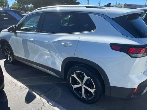 Used 2026 Volkswagen Tiguan SE FWD image 11
