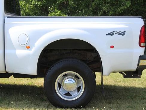 Used 2002 Ford F350 XLT image 4