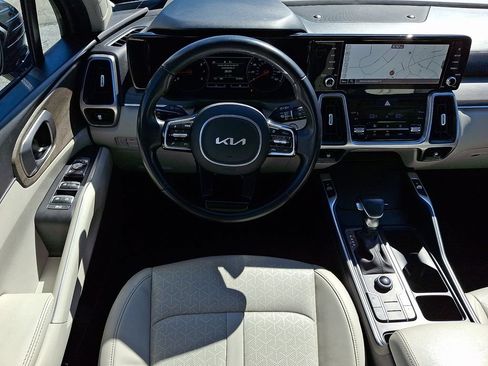 Used 2023 Kia Sorento S w/ Panoramic Sunroof Package AWD/4WD image 13