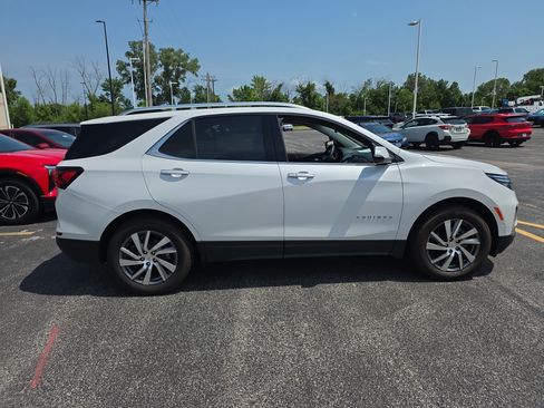 Used 2023 Chevrolet Equinox Premier AWD/4WD image 3