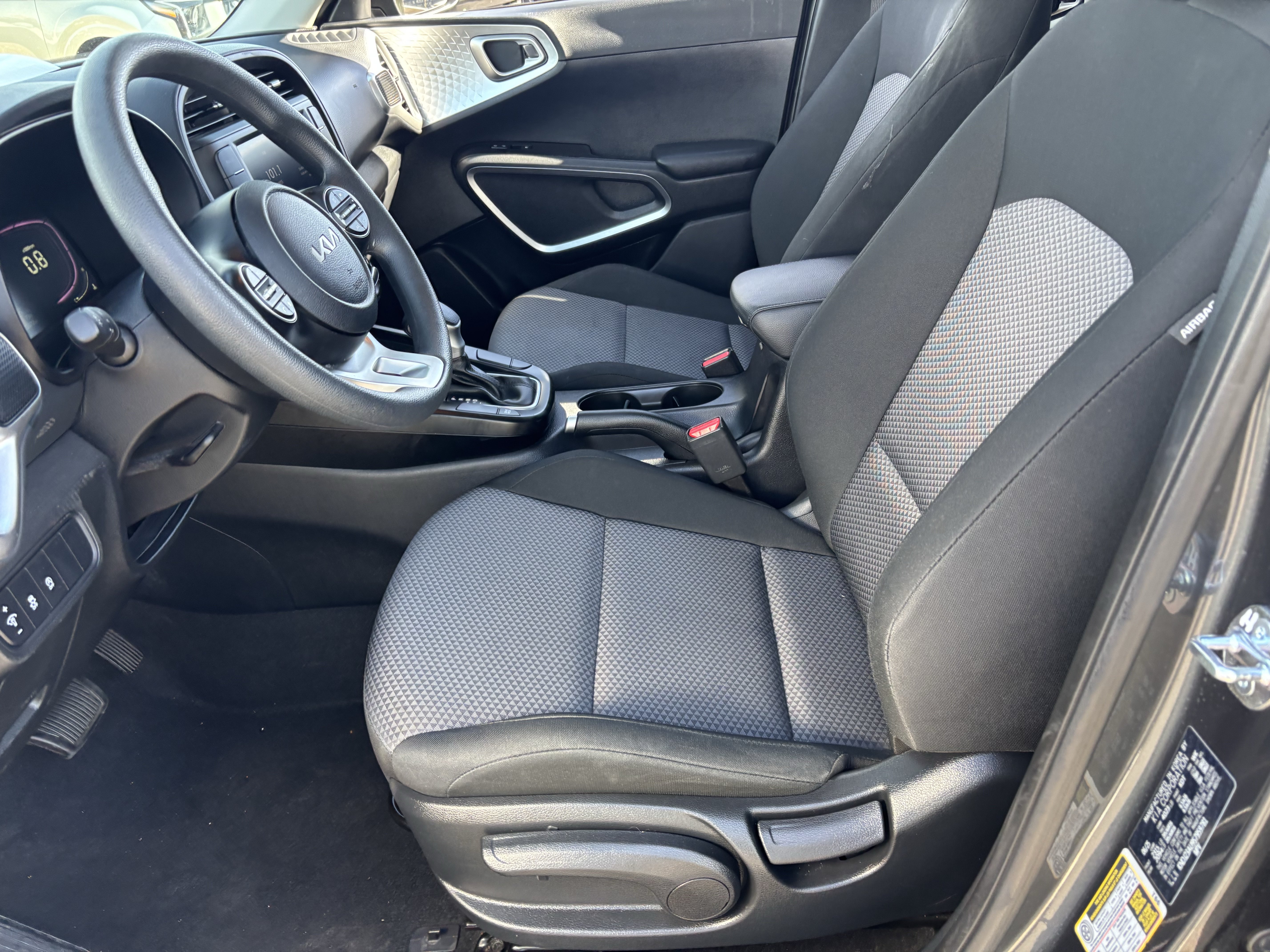 Certified 2025 Kia Soul LX w/ LX Technology Package FWD image 17