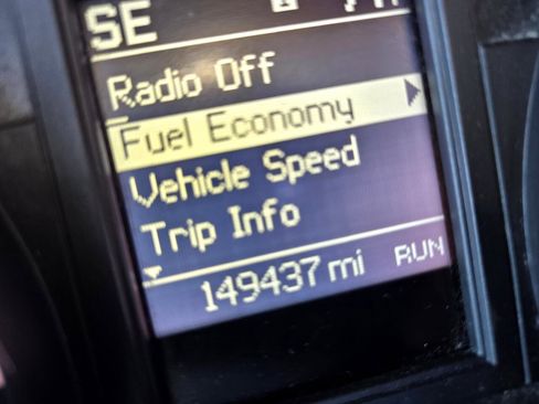 Used 2013 Chrysler Town & Country Touring image 18