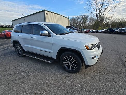 Used 2018 Jeep Grand Cherokee Limited image 10