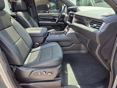 Used 2024 GMC Yukon Denali w/ Advanced Technology Package AWD/4WD image 16