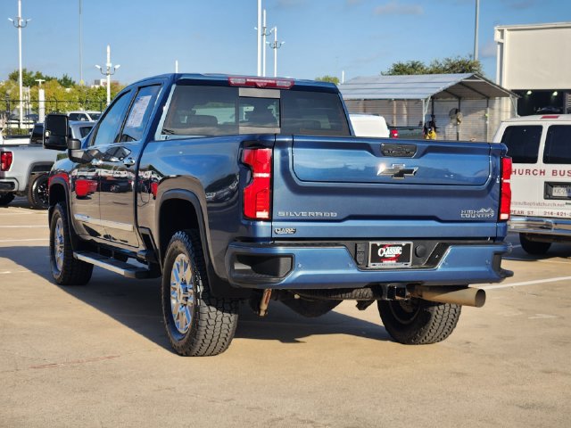 Used 2024 Chevrolet Silverado 2500 High Country w/ Technology Package AWD/4WD image 3