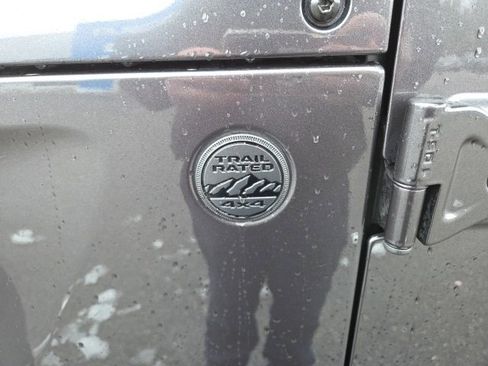 Used 2021 Jeep Wrangler Sport S image 31