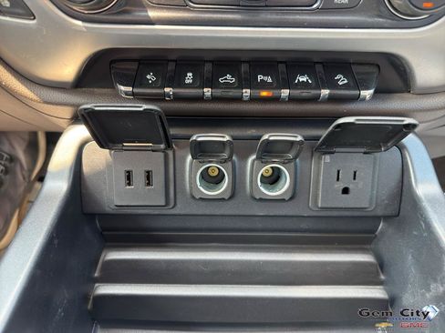 Used 2018 GMC Sierra 1500 SLT AWD/4WD image 22