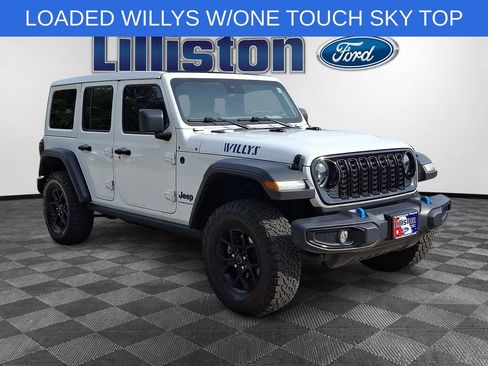 Used 2024 Jeep Wrangler Unlimited AWD/4WD image 3