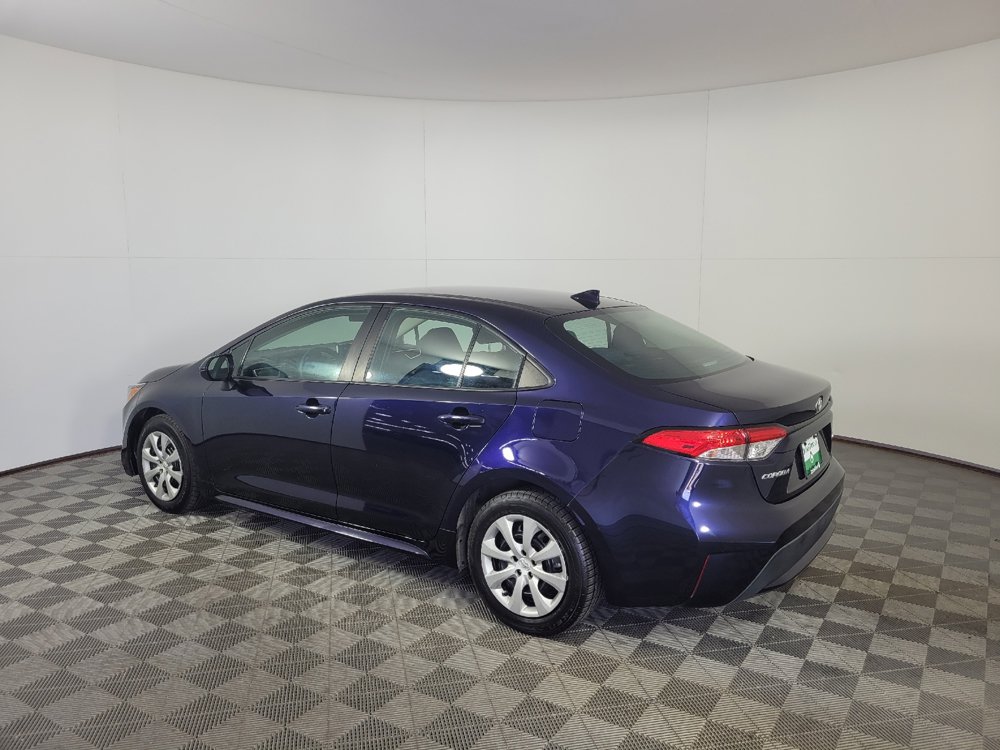Used 2021 Toyota Corolla LE FWD image 3