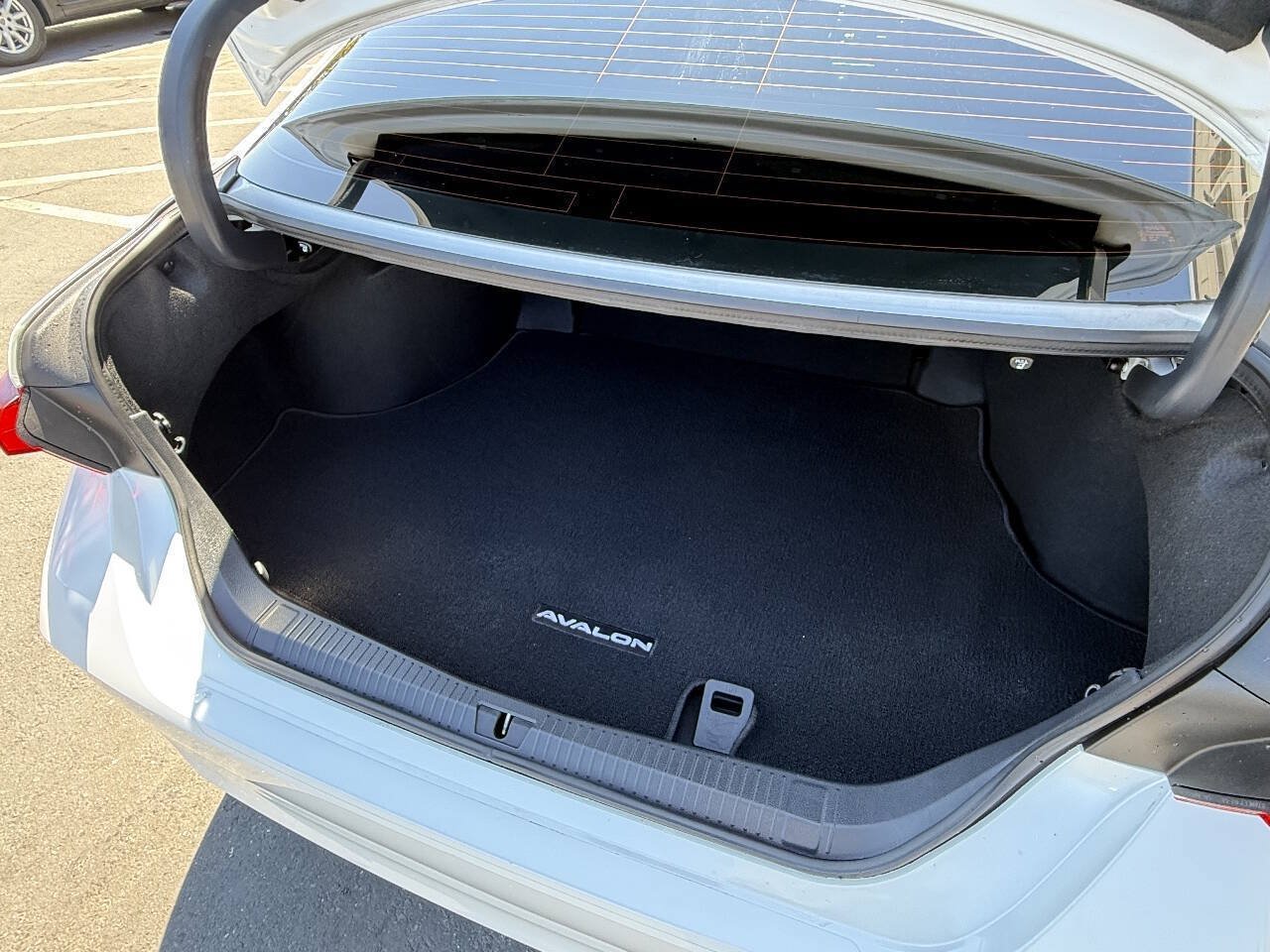 Used 2019 Toyota Avalon XLE w/ Carpet Mat Package FWD image 20