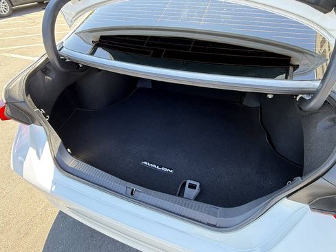 Used 2019 Toyota Avalon XLE w/ Carpet Mat Package FWD image 20
