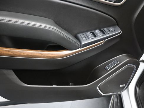 Used 2019 GMC Yukon Denali image 3