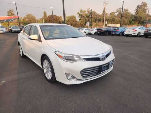 Used 2014 Toyota Avalon Limited image 7