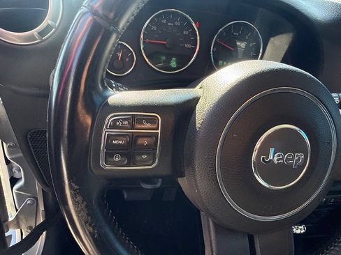 Used 2014 Jeep Wrangler Unlimited Sahara w/ Connectivity Group AWD/4WD image 20