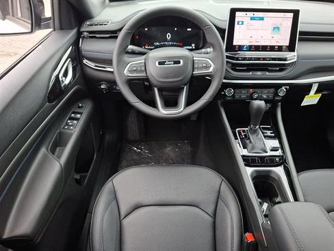 New 2026 Jeep Compass Limited w/ Sun, Sound & Navigation Group image 8