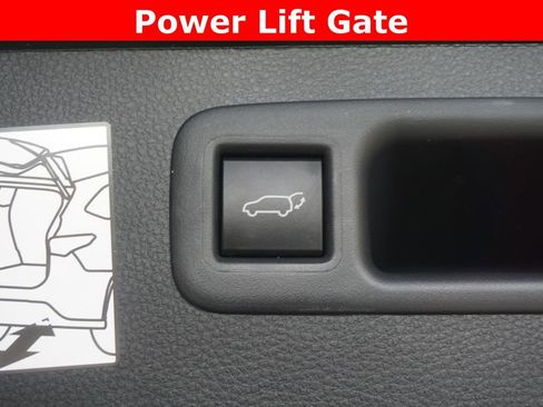 Used 2023 Toyota Highlander Limited AWD/4WD image 18