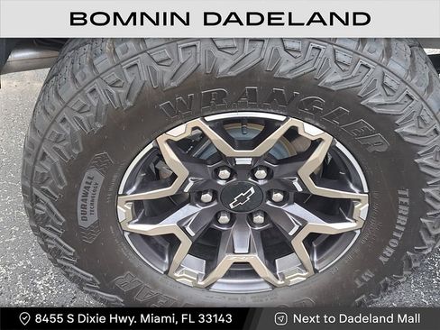 Used 2024 Chevrolet Colorado ZR2 w/ ZR2 Convenience Package III image 9