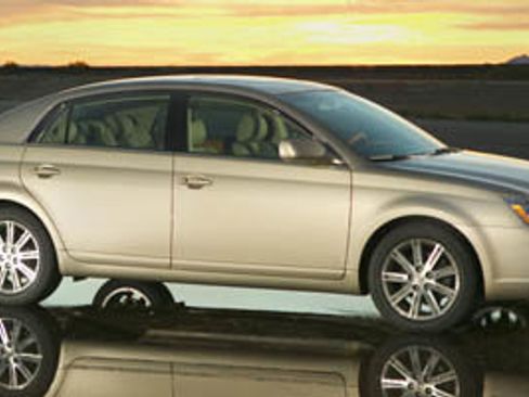 Used 2007 Toyota Avalon XLS FWD image 1
