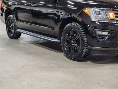 Used 2021 Ford Expedition Max XLT image 16