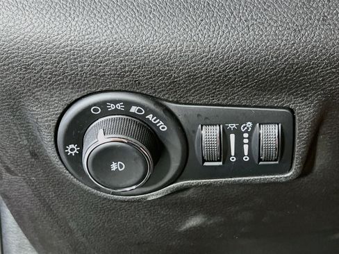 Used 2023 Jeep Compass Latitude w/ Convenience Group AWD/4WD image 10